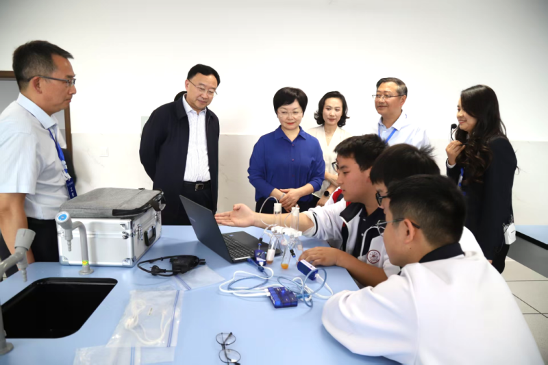 科技賦能成長 智慧點亮未來 | 南充市中小學(xué)人工智能教育現(xiàn)場推進會在營山中學(xué)成功舉辦