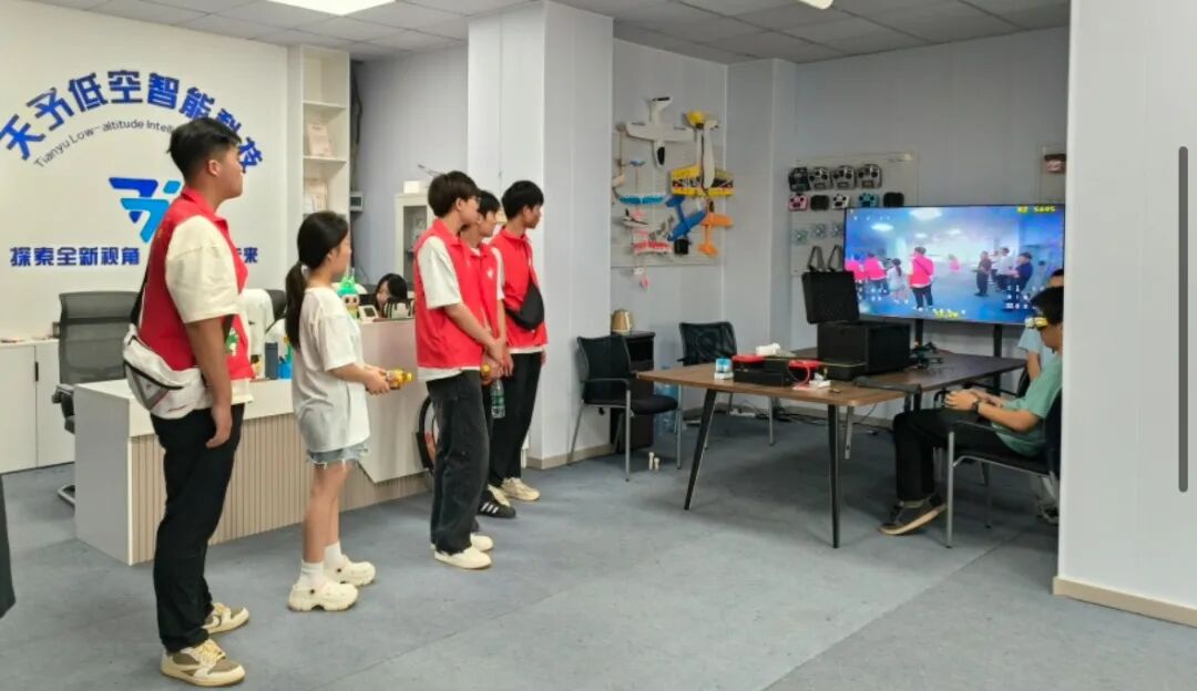 科技賦能鄉村，青春篤行振興——我校“云翼興鄉”實踐團2025年暑期“三下鄉”社會實踐紀實