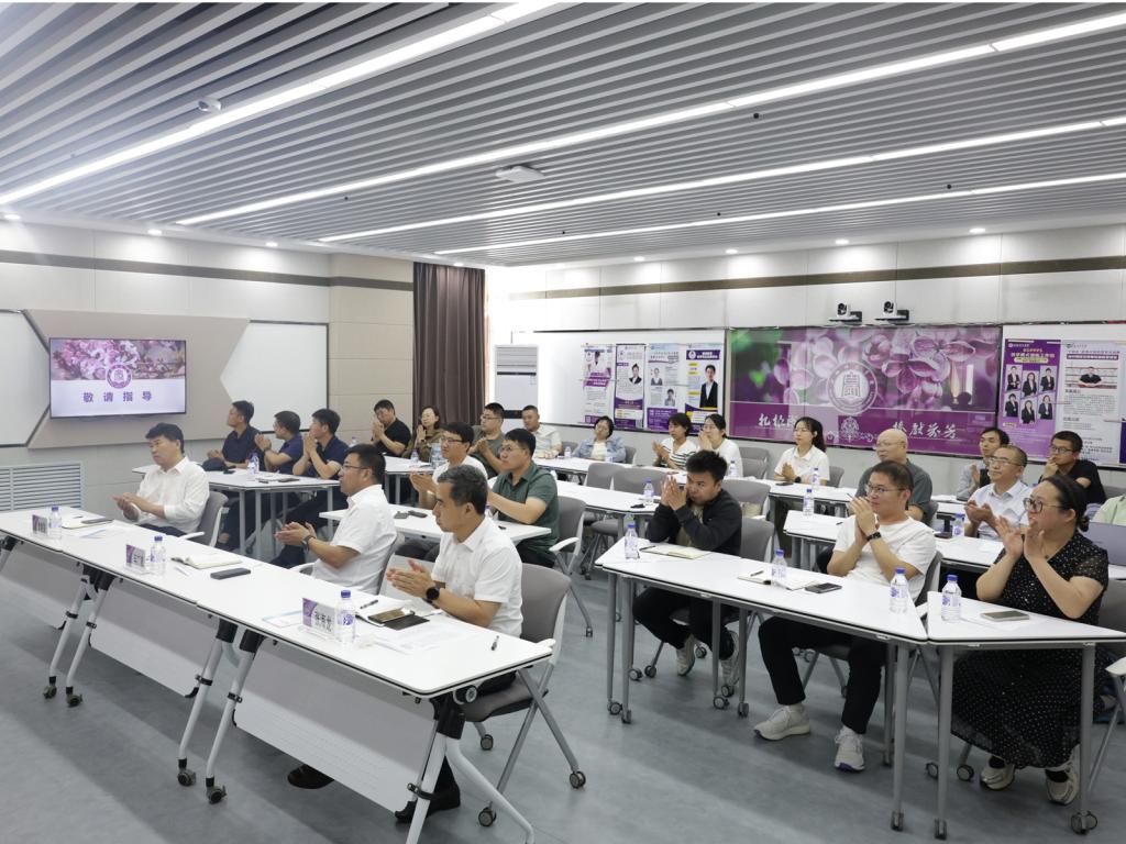 從實驗室到區(qū)域熱土 2025年青年博士研討會暢談教育技術(shù)服務(wù)賦能高質(zhì)量發(fā)展
